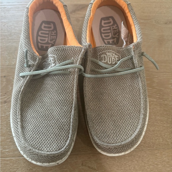 Boys Hey Dude Shoes - Picture 1 of 4